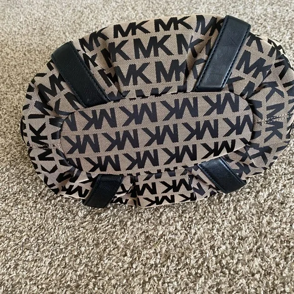 Michael Kors Black and tan gray Signature Tote - Picture 3 of 4